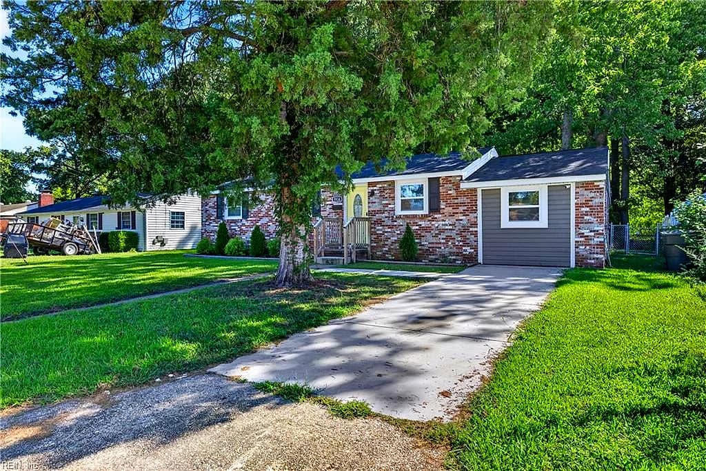 1936 Beall DR, HAMPTON VA 23663 - Photo 4