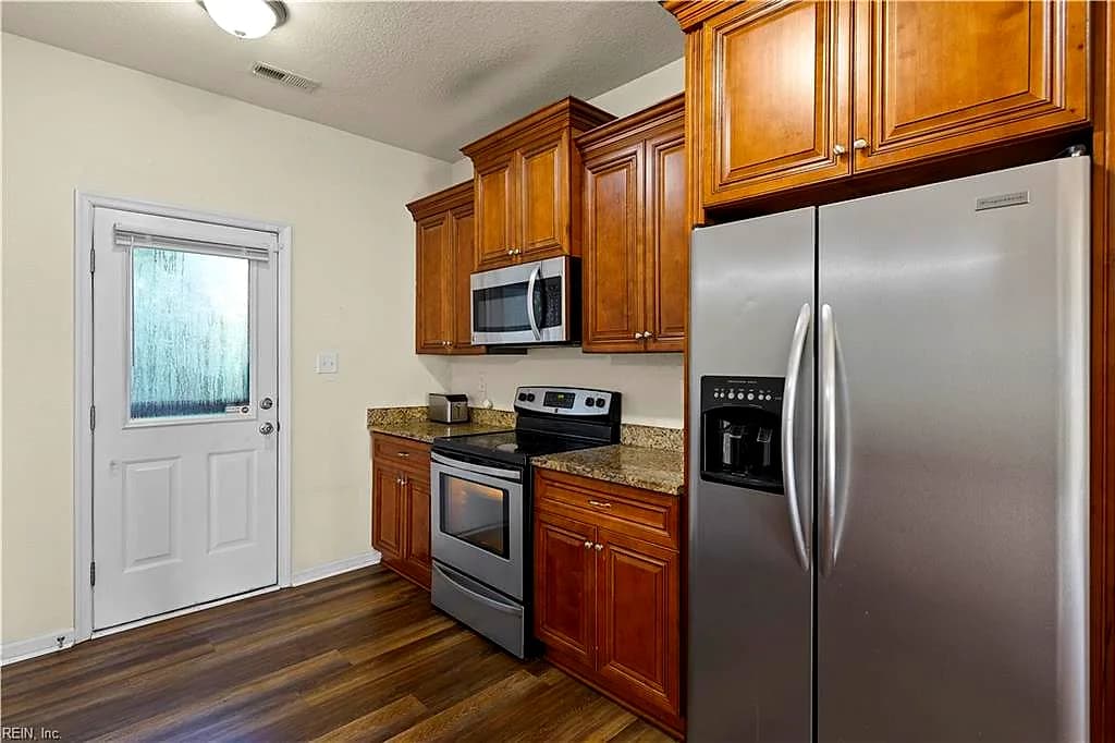 1118 Commerce AVE, CHESAPEAKE VA 23324 thumb 10