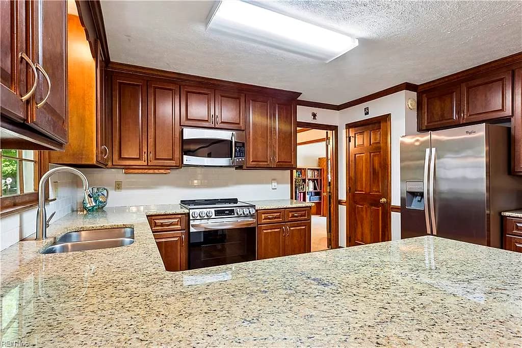 12 Oscars CT, POQUOSON VA 23662 thumb 10