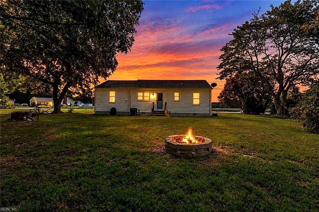 330 Benson RD, WEEMS VA 22576 - Photo 2