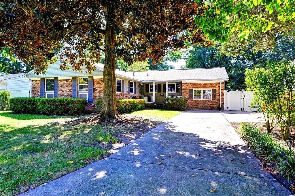 115 Olin DR, NEWPORT NEWS VA 23602 - Photo 2