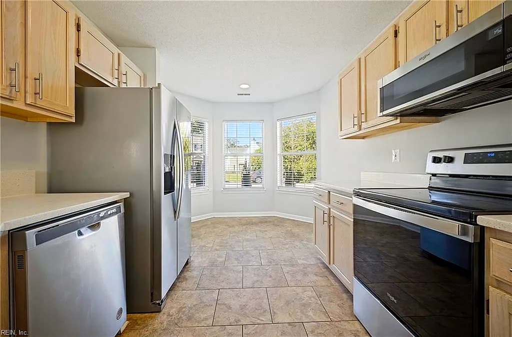 102 Pelican CV, NEWPORT NEWS VA 23608 thumb 11