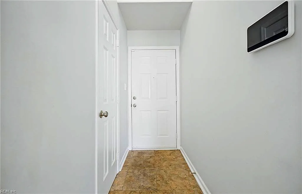 102 Pelican CV, NEWPORT NEWS VA 23608 thumb 6