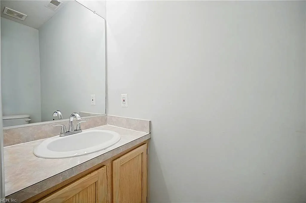 102 Pelican CV, NEWPORT NEWS VA 23608 thumb 7