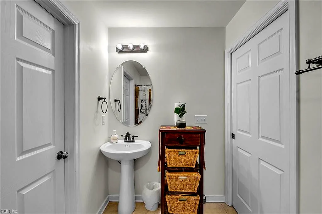8922 E Colonial TRL, SMITHFIELD VA 23430 thumb 9