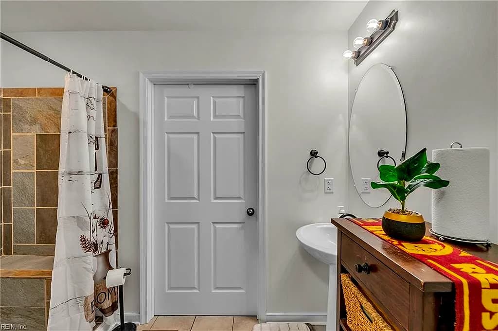 8922 E Colonial TRL, SMITHFIELD VA 23430 thumb 10