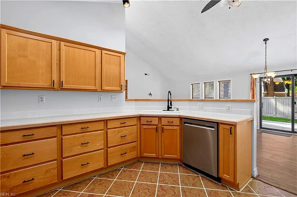 900 Golden Cypress CT, CHESAPEAKE VA 23320 thumb 11