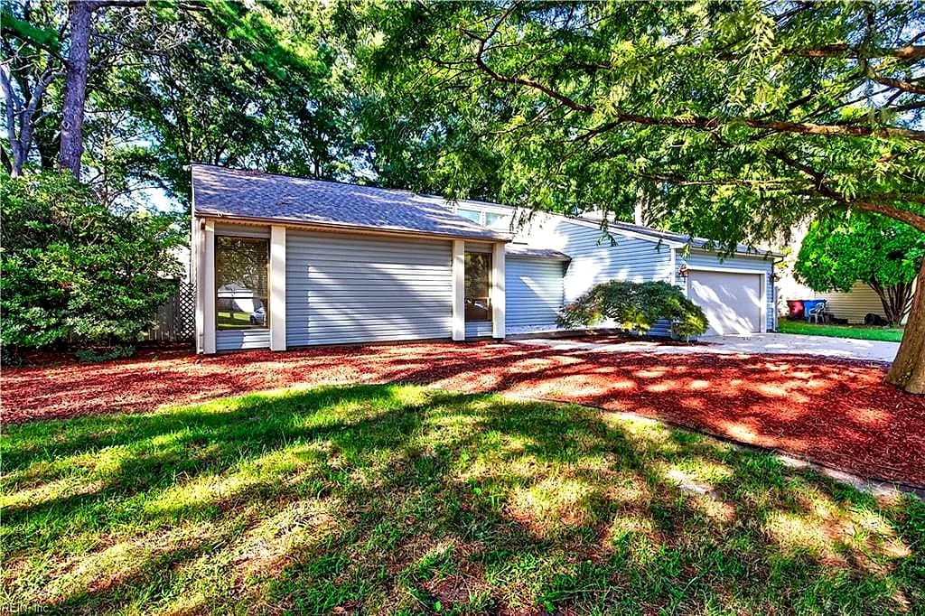 900 Golden Cypress CT, CHESAPEAKE VA 23320 - Photo 3