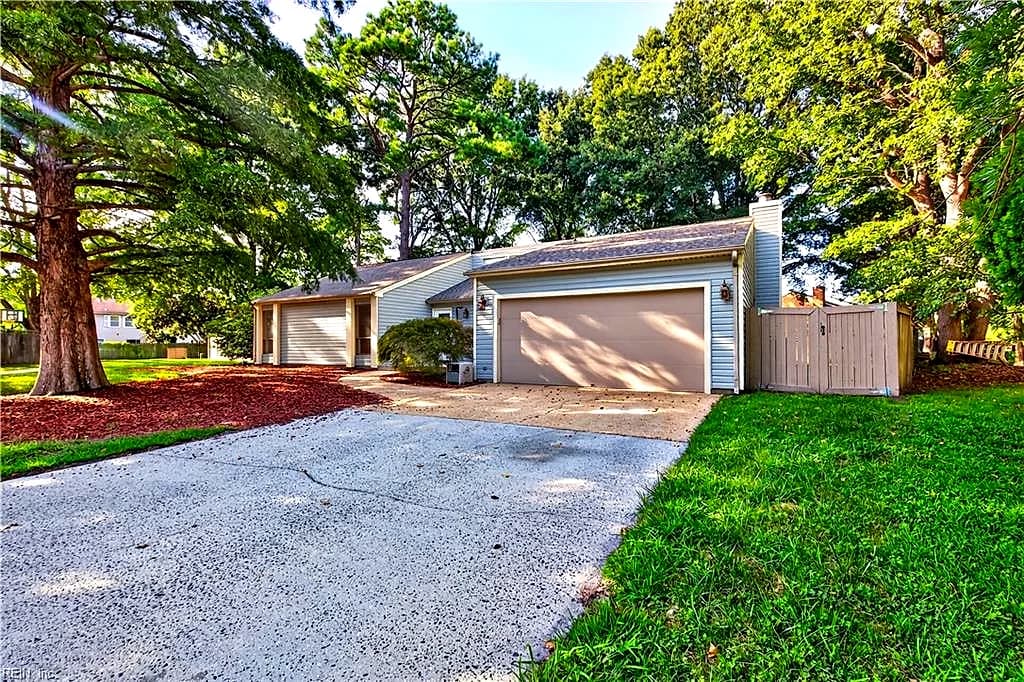 900 Golden Cypress CT, CHESAPEAKE VA 23320 - Photo 4