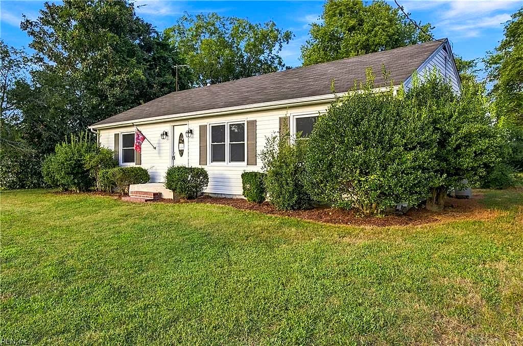 1305 Wilson RD, SMITHFIELD VA 23430 - Photo 4