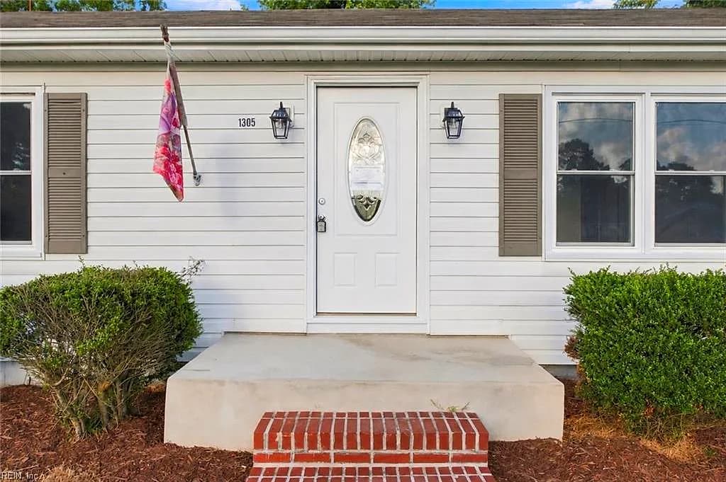 1305 Wilson RD, SMITHFIELD VA 23430 - Photo 5