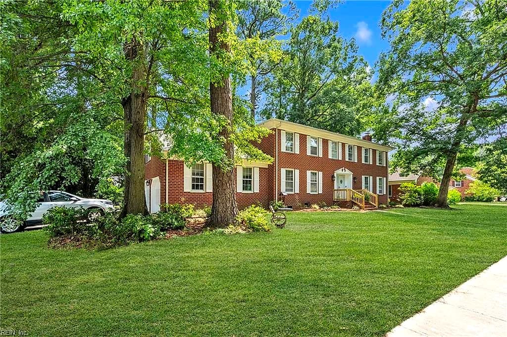 2949 Prince Of Wales DR, CHESAPEAKE VA 23321 - Photo 3