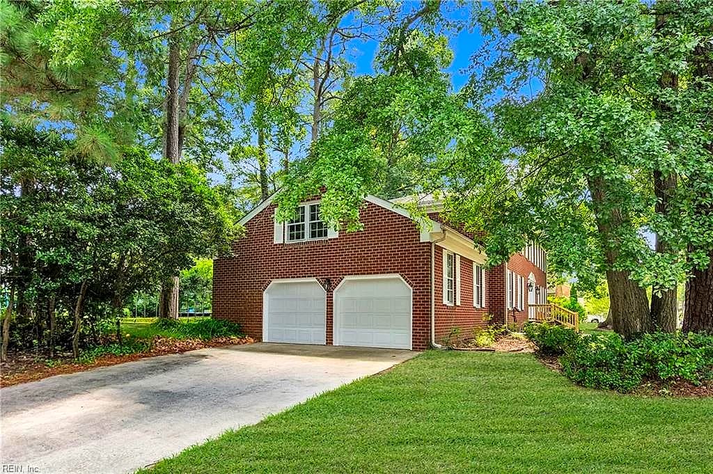 2949 Prince Of Wales DR, CHESAPEAKE VA 23321 - Photo 4