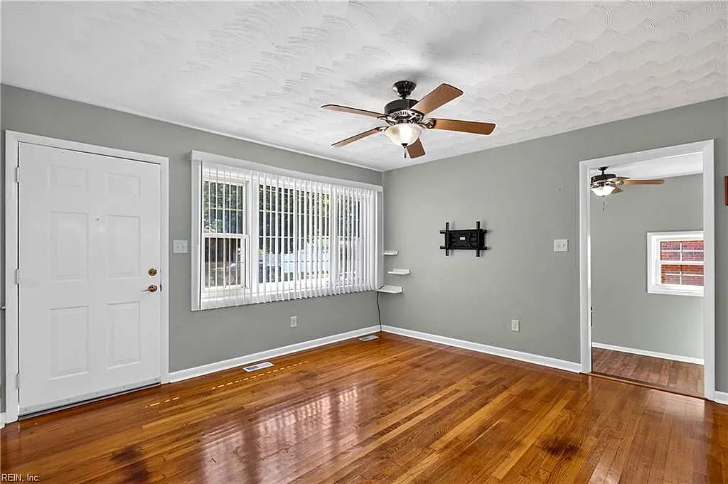 54 Cornwall TER, HAMPTON VA 23666 thumb 8