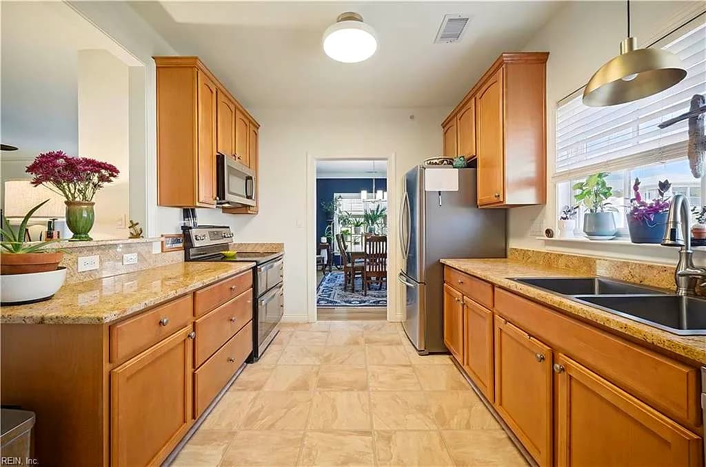 8262 N View BLVD, NORFOLK VA 23518 thumb 10