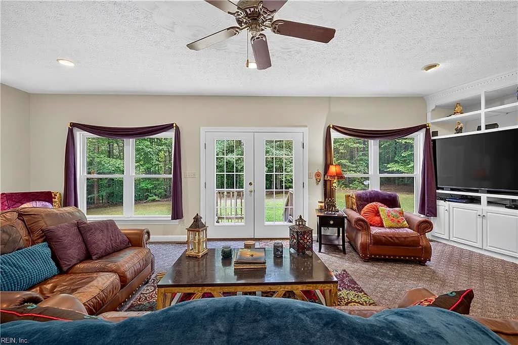 5573 Echo LN, GLOUCESTER VA 23061 thumb 11