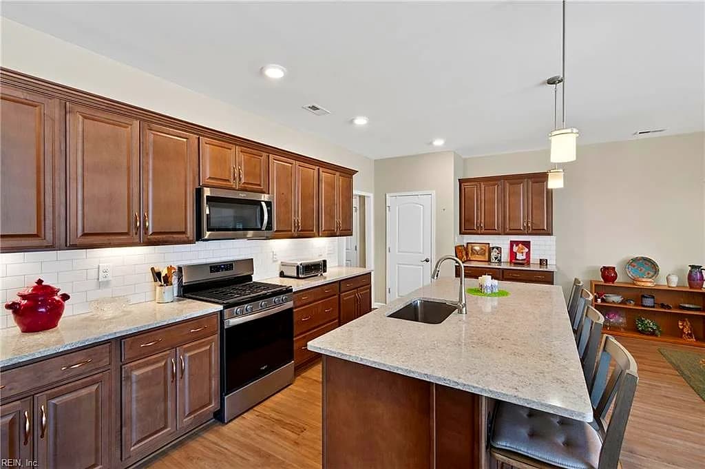 208 Richmond AVE, SMITHFIELD VA 23430 thumb 12