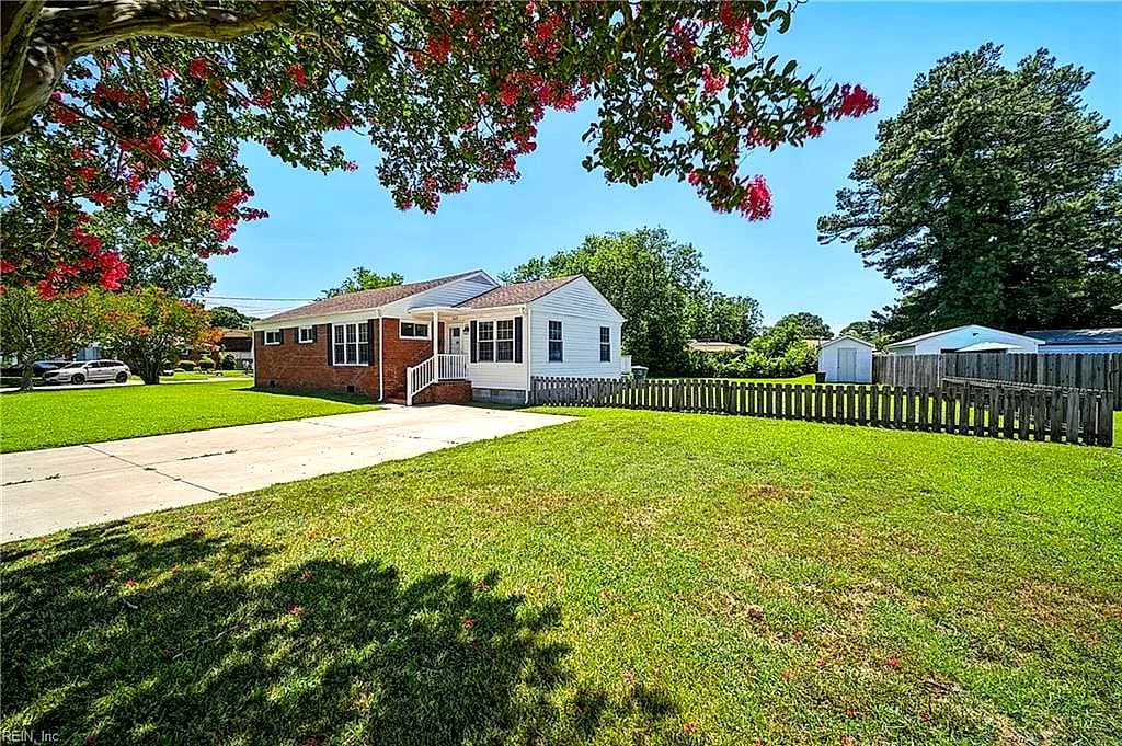 2417 Saban AVE, NORFOLK VA 23518 - Photo 3