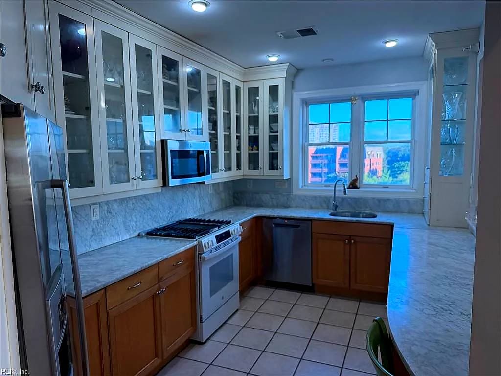 301 Brooke AVE #405, NORFOLK VA 23510 thumb 9