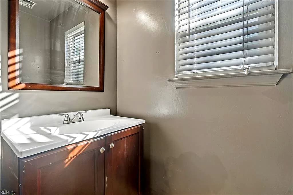 207 Gilmerton AVE, PORTSMOUTH VA 23704 thumb 11