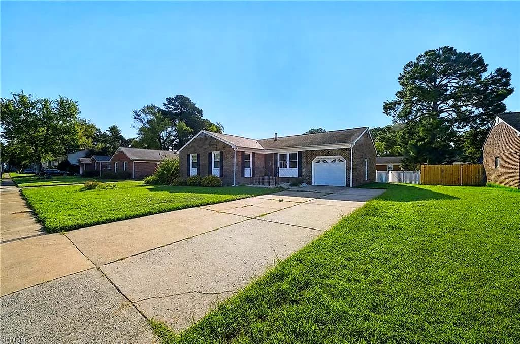 302 Deaton DR, HAMPTON VA 23669 - Photo 3