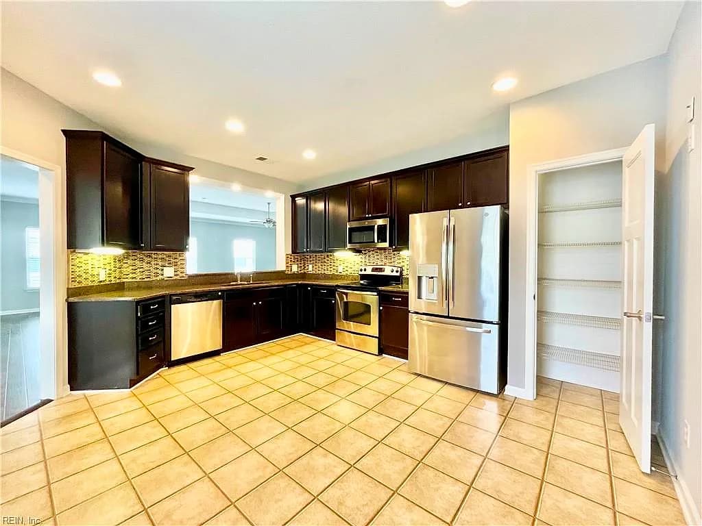 8230 Highland ST, NORFOLK VA 23518 thumb 7