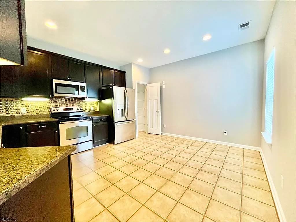 8230 Highland ST, NORFOLK VA 23518 thumb 8