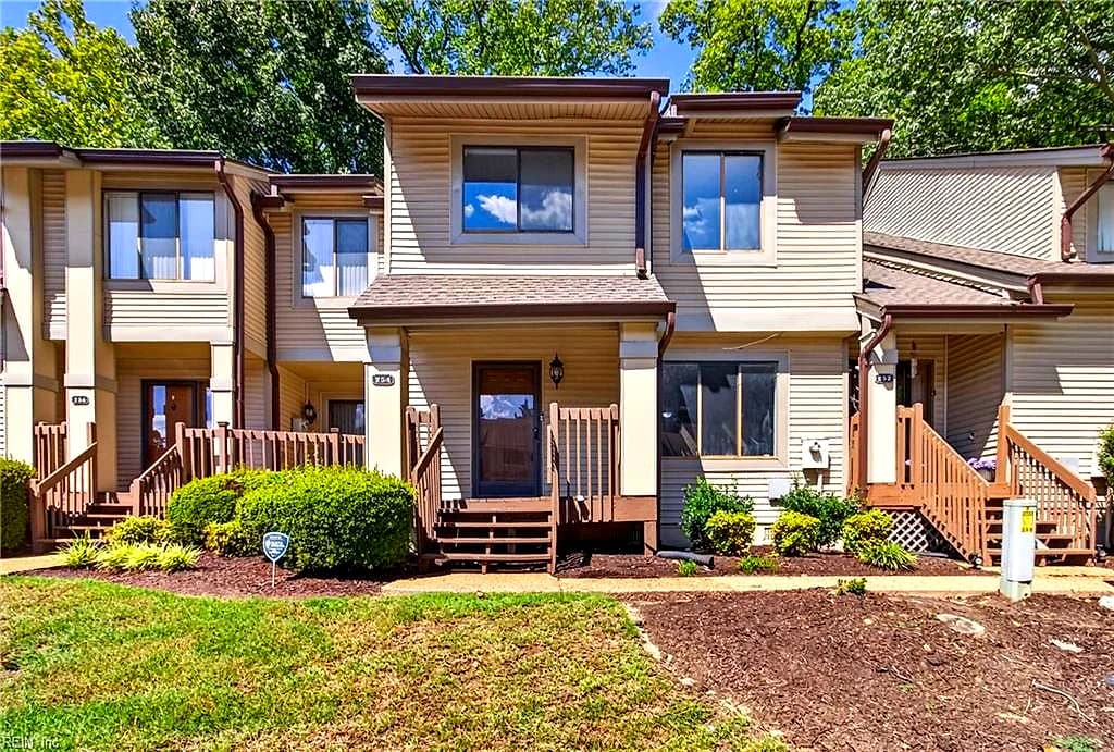 254 Bridgewater DR, NEWPORT NEWS VA 23603 - Photo 2