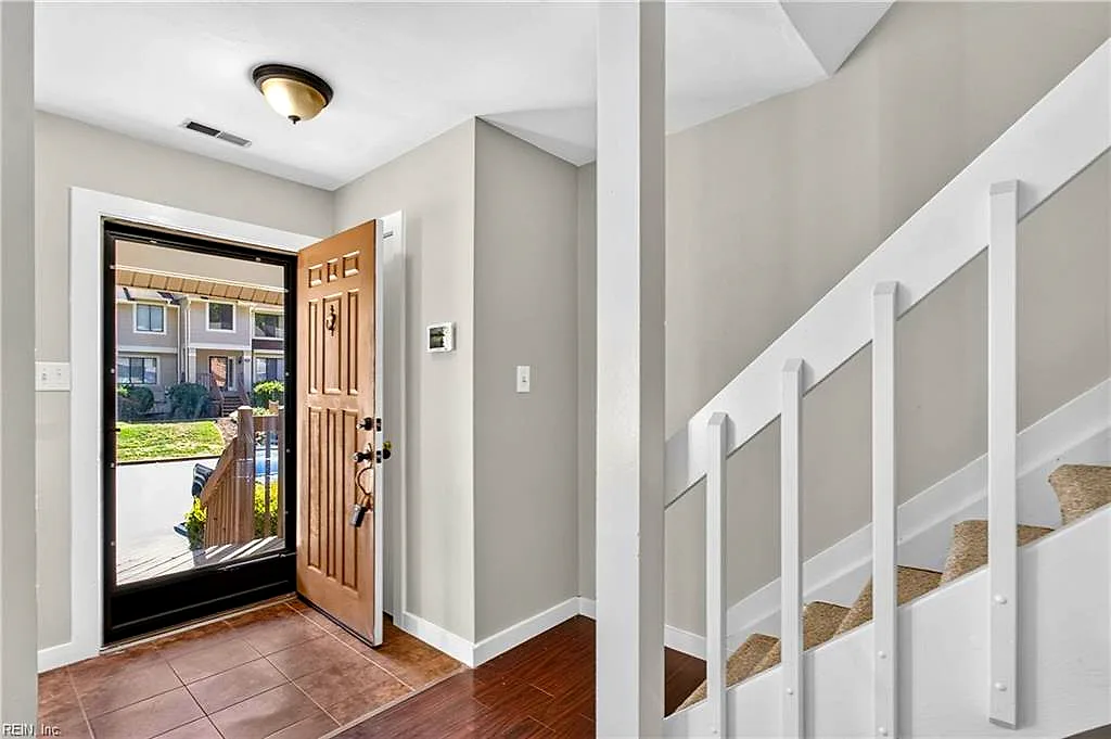254 Bridgewater DR, NEWPORT NEWS VA 23603 - Photo 5