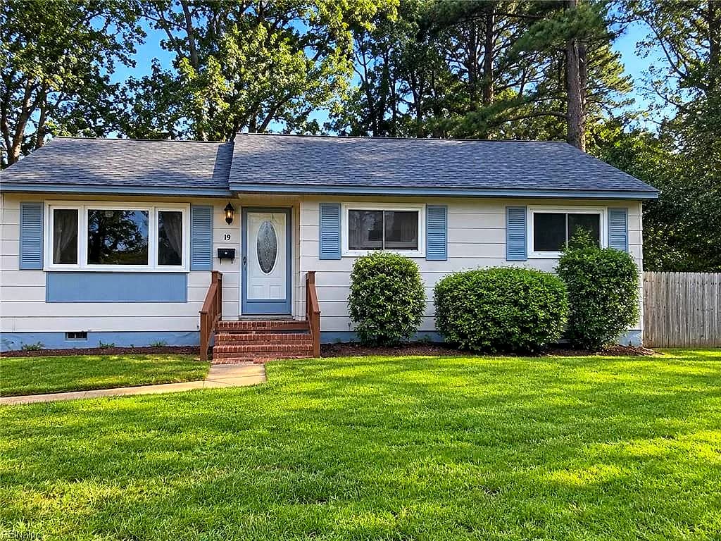 19 Kingslee LN, HAMPTON VA 23669 - Main photo