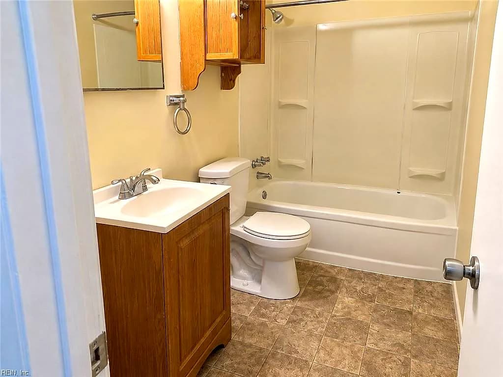 19 Kingslee LN, HAMPTON VA 23669 thumb 6