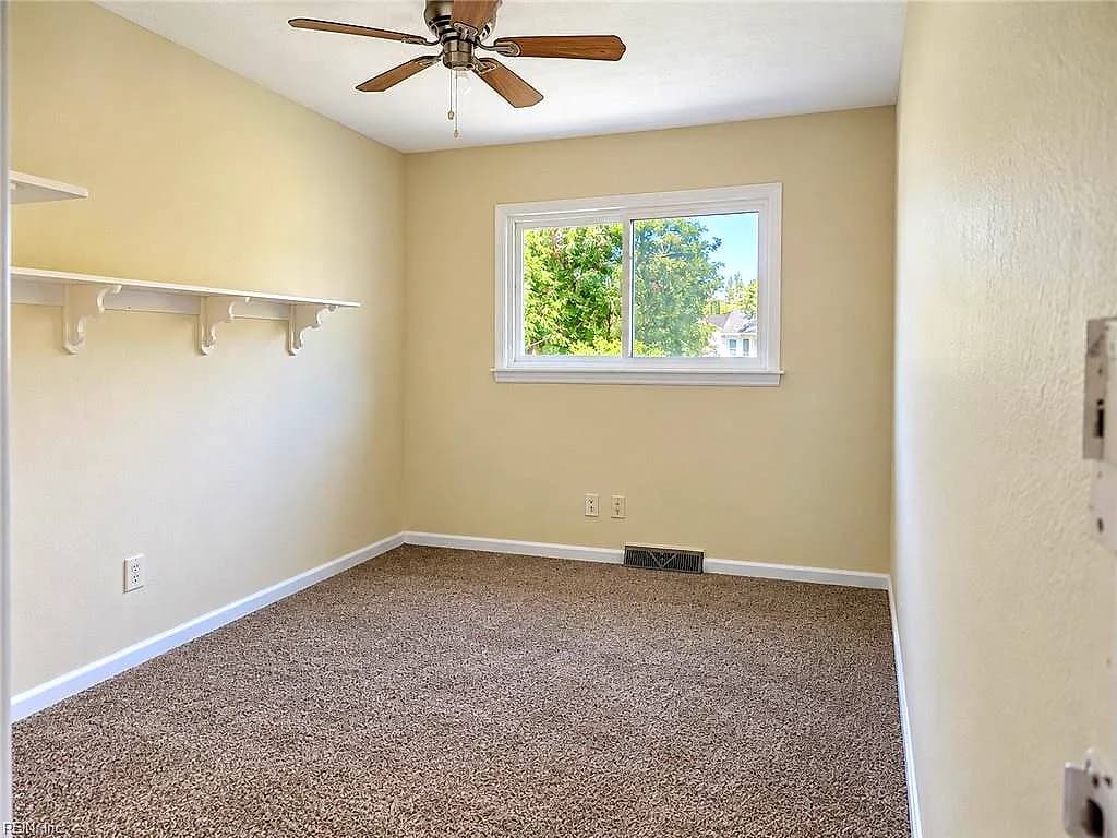 19 Kingslee LN, HAMPTON VA 23669 thumb 8