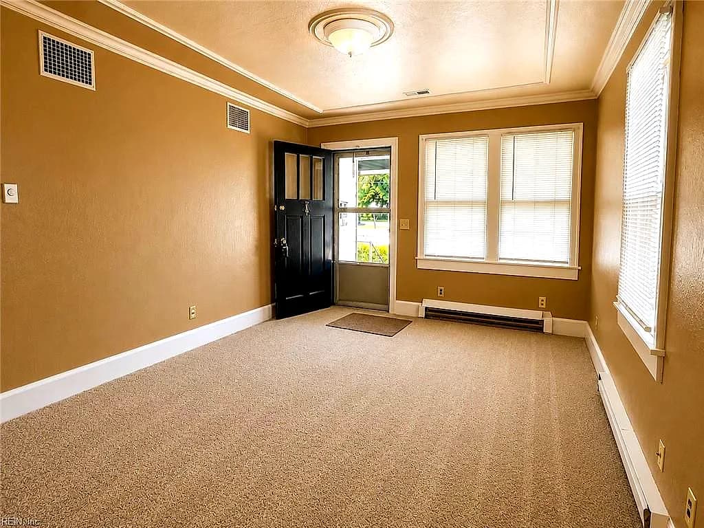 2014 Victoria BLVD, HAMPTON VA 23661 - Photo 3