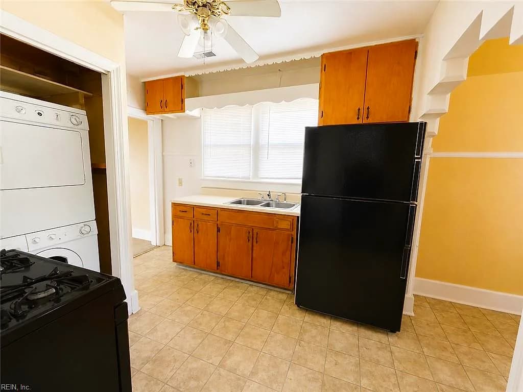 2014 Victoria BLVD, HAMPTON VA 23661 - Photo 4