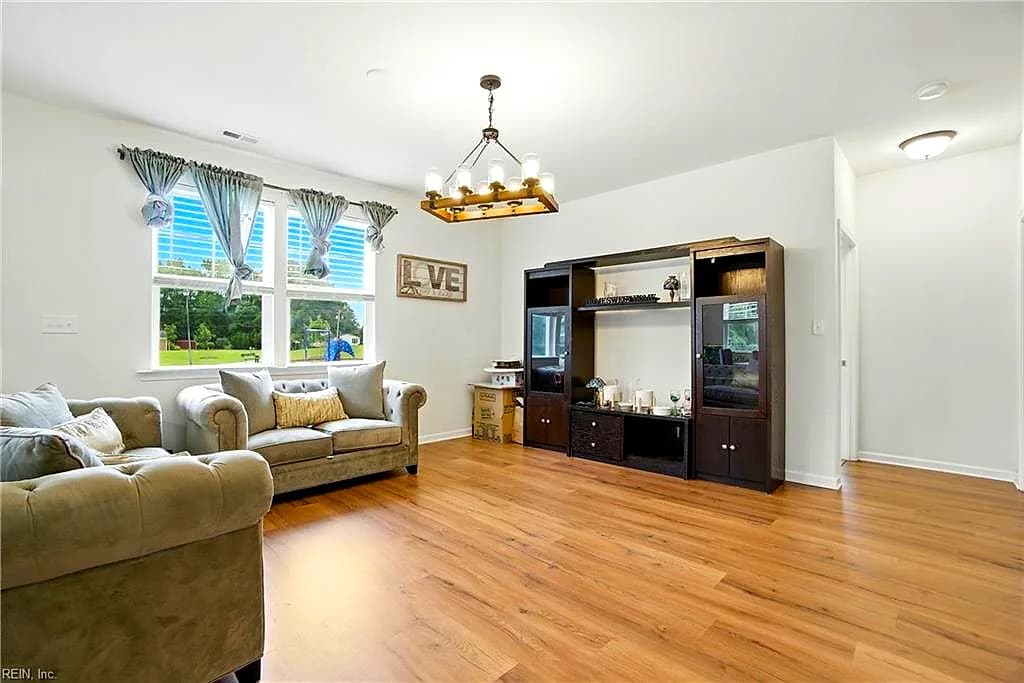 121 Meadows Landing LN, SUFFOLK VA 23434 thumb 10