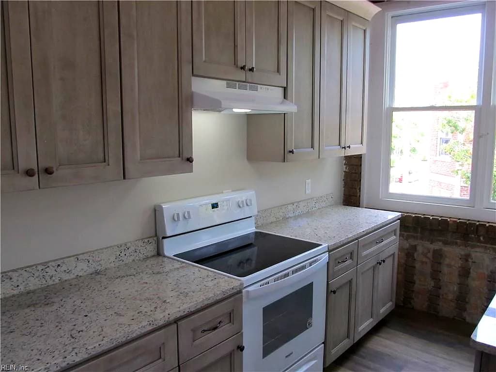 201 E Washington ST #A, SUFFOLK VA 23434 - Photo 5