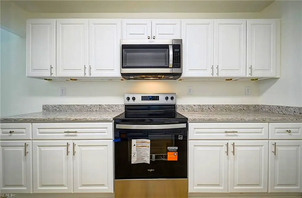 2426 Livesay RD, CHESAPEAKE VA 23323 thumb 11