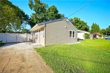 2426 Livesay RD, CHESAPEAKE VA 23323 thumb 4