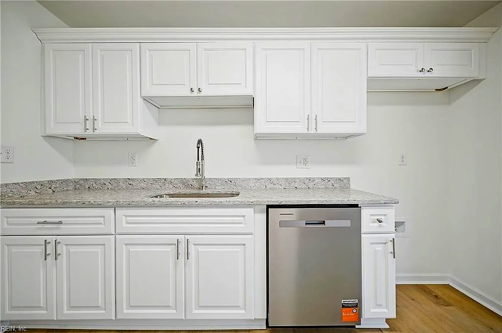 2426 Livesay RD, CHESAPEAKE VA 23323 thumb 10