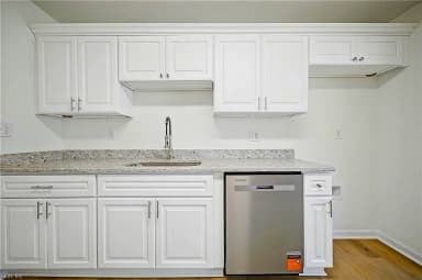 2426 Livesay RD, CHESAPEAKE VA 23323 thumb 10