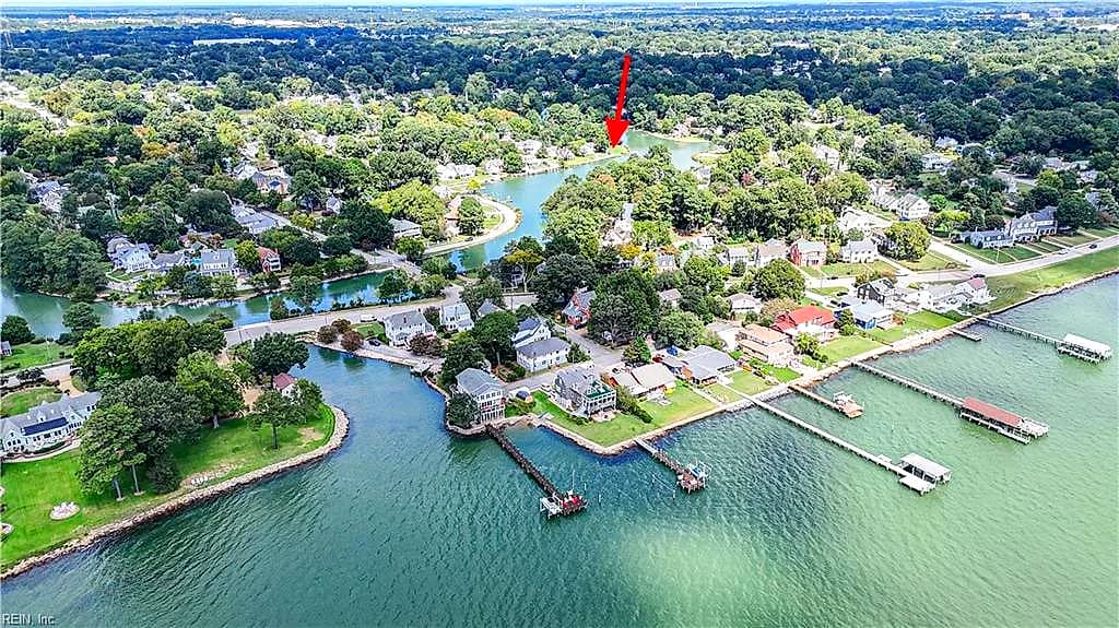 403 Harbor Drive DR, HAMPTON VA 23661 - Photo 4
