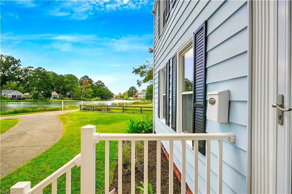 403 Harbor DR, HAMPTON VA 23661 - Photo 5
