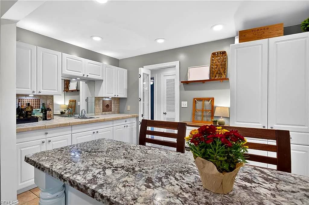 917 Baillio DR, VIRGINIA BEACH VA 23454 thumb 12
