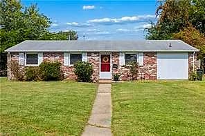 1907 Hart CIR, HAMPTON VA 23663 - Main photo
