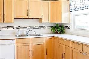 1907 Hart CIR, HAMPTON VA 23663 thumb 11