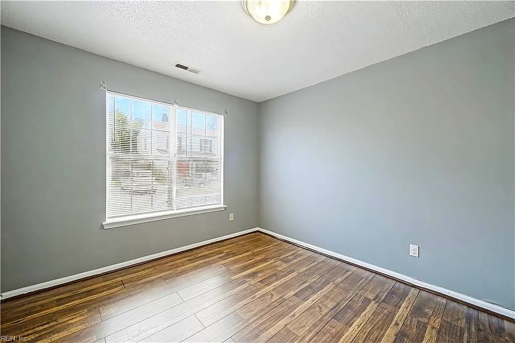 609 McLaw DR, NEWPORT NEWS VA 23608 thumb 9