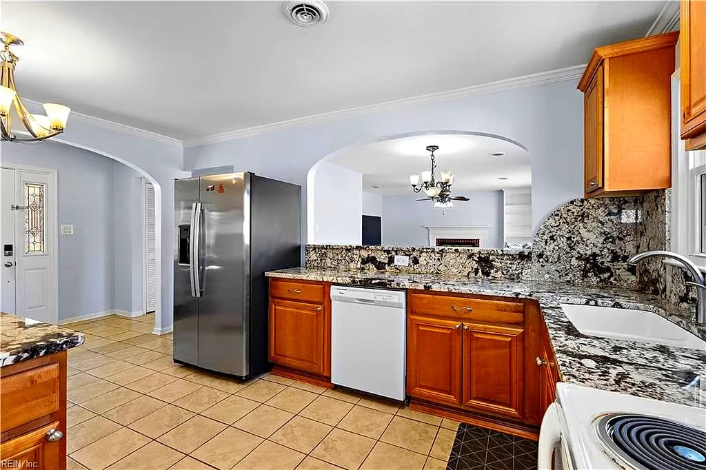115 Virginia DR, NEWPORT NEWS VA 23602 - Photo 4