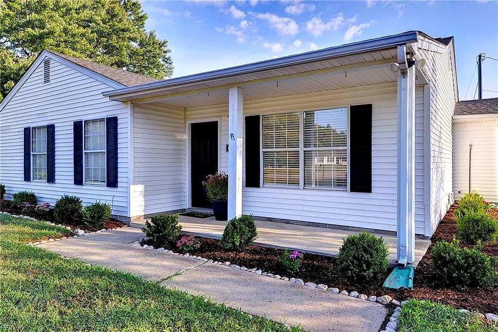 6821 Michael LN, HAYES VA 23072 - Photo 4