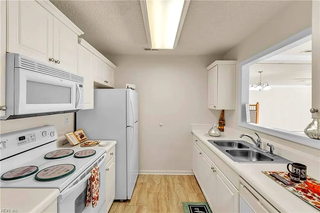 2359 Old Greenbrier RD, CHESAPEAKE VA 23325 thumb 12