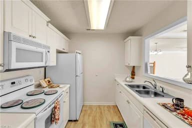 2359 Old Greenbrier RD, CHESAPEAKE VA 23325 thumb 12